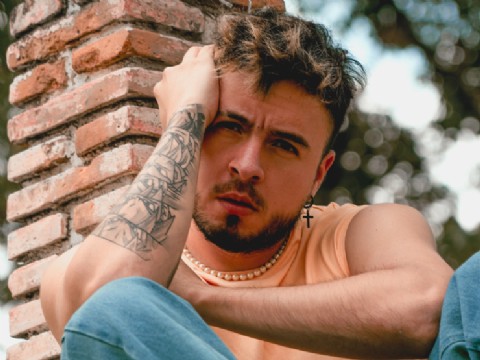 El artista venezolano Rey Bastidas lanza su nuevo sencillo "Stalker" para cerrar ciclos y abrir nuevas etapas