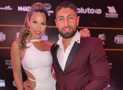 El romántico gesto del deportista colombiano Beta Mejía a Alejandra Jaramillo: le declaró su amor con carteles gigantes