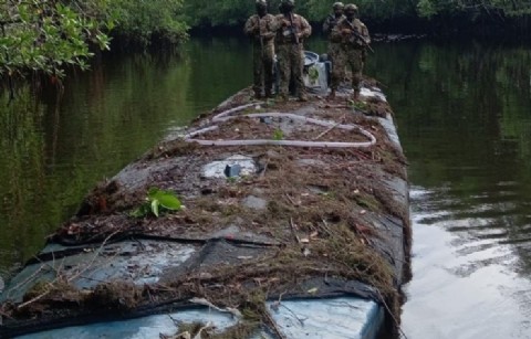 VIDEO | Encontraron un narco submarino de más de 35 metros listo para transportar droga