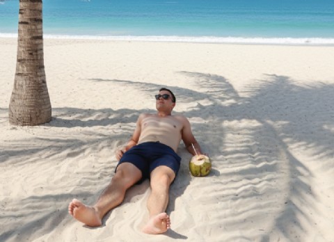 Noboa se toma 18 días de licencia y deja el país en pausa antes de viajar a Davos