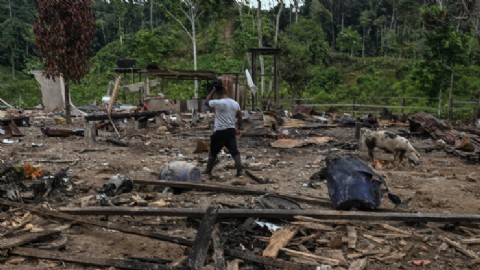 Campesinos contradicen al Gobierno de Ecuador tras bombardeo y crece la polémica