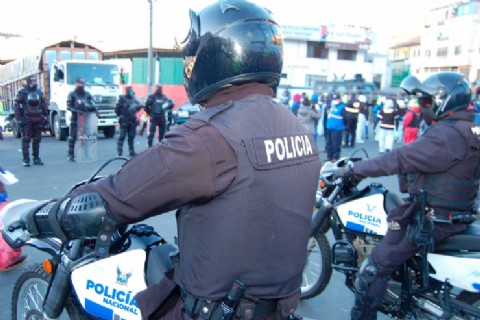 Investigan a 13 policías por presunta falsificación de documentos