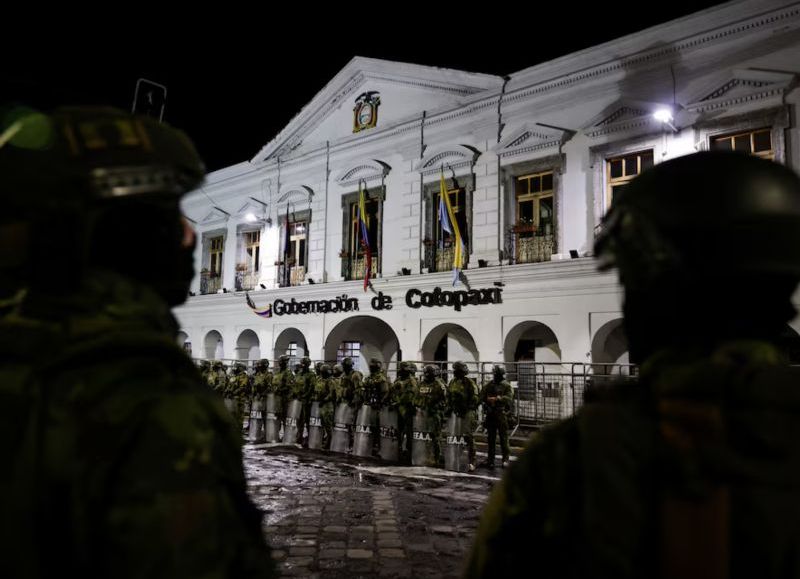 Paro nacional en todo el país: bloqueos en la red vial y militarización en Cotopaxi