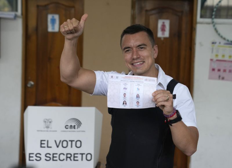 Los ecuatorianos en contra de Daniel Noboa: derrota en las cuatro consultas del referéndum nacional