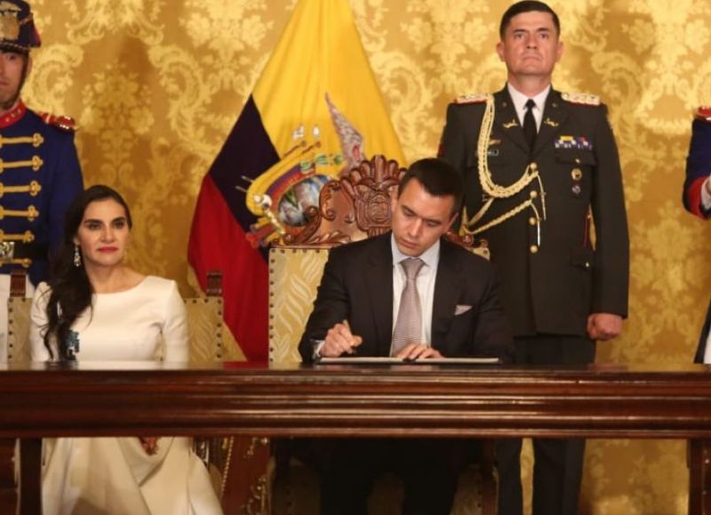 ¿La quiere correr de su camino?: Noboa envía a su vicepresidenta a Israel de forma "indefinida"