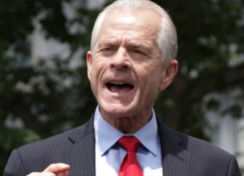 Exasesor de Trump es imputado penalmente por desobedecer al Congreso