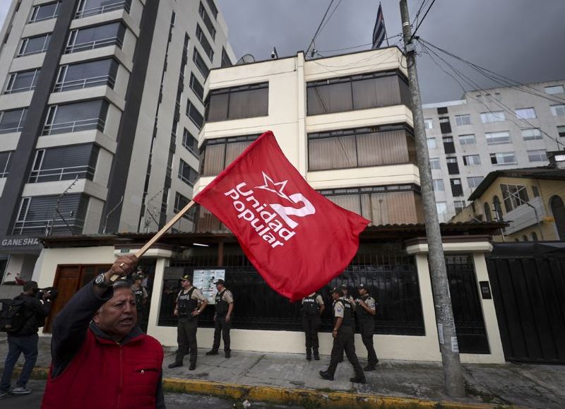 Cuba cierra su embajada en Ecuador tras la expulsión de su personal diplomático