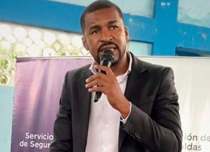 Un gobernador de Lasso pide apoyos para jugar con la oposición